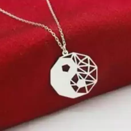 14K Altın Kaplama Geometrik Yuvarlak Kolye – Modern ve Minimalist Tasarım