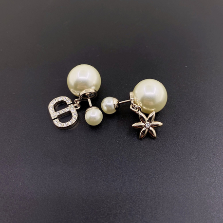 Dior inci küpe