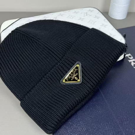 prada siyah logo bere