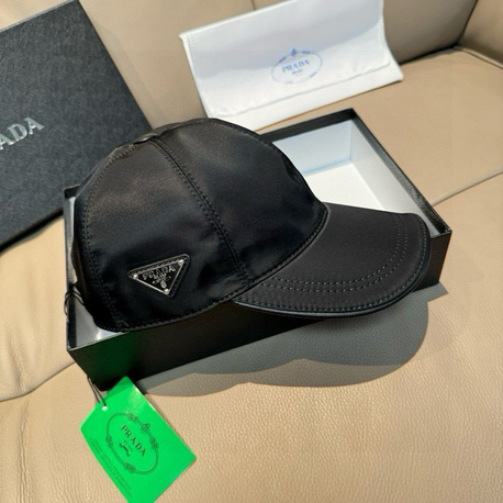 Prada Şapka