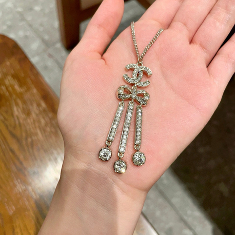 Chanel Işıltılı Sarkıt Kolye
