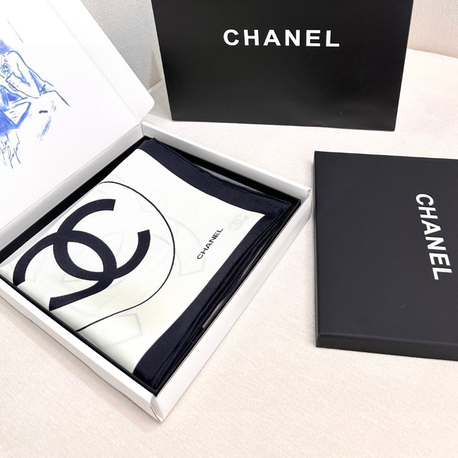 Ürün adı: Chanel  İpek eşarp veya fular (scarf)