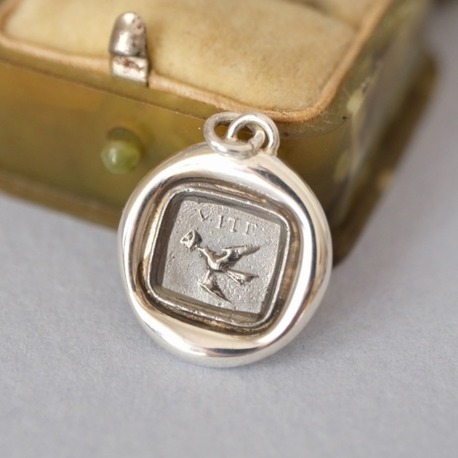 Victorian Fob Mühürden Mektup Taşıyan Güvercin Motifli Gümüş Kolye
