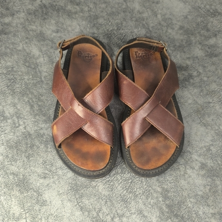 DR MARTENS