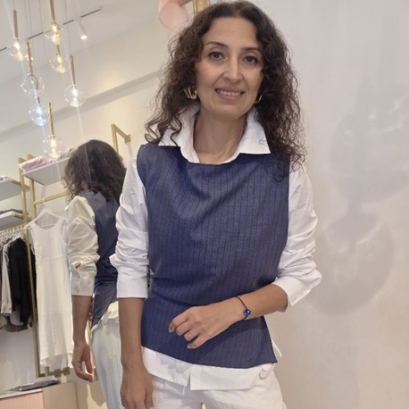 Kadın, Çok Yönlü Bağlama Detaylı, Kayık Yaka, Mavi Lacivert Çizgili Tasarım Bluz