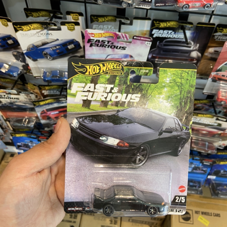 Hot Wheels Premium R32