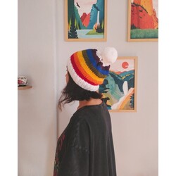 Gökkuşağı bere beyaz lastik ve ponponlu