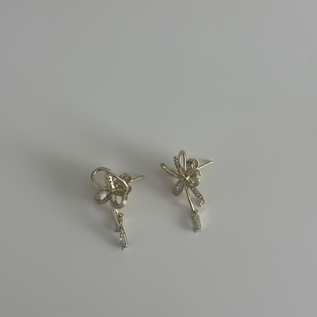 Xuping 14K Taşlı Çiçek Küpe 