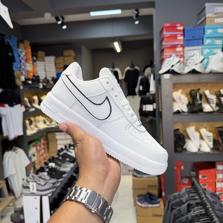 Nike Air Force One Dokulu Beyaz Siyah 