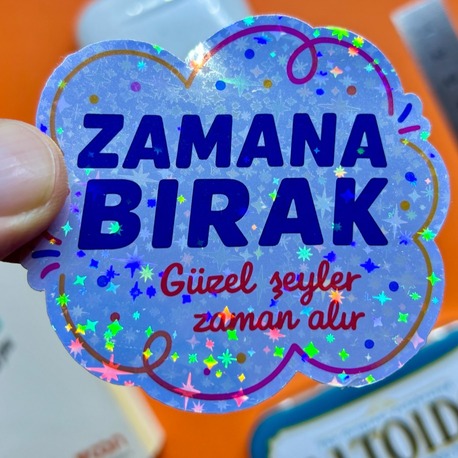 Zamana Bırak Sticker Paketi – 8 Adet Dayanıklı Holografik