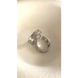 Halka model taşlı yonca küpe silver