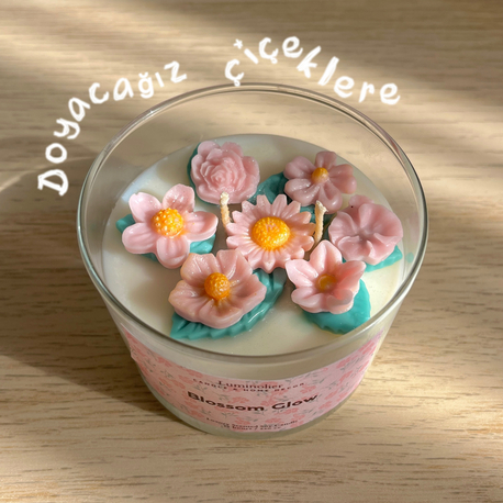 Çiçek Detaylı Soya Mum - Blossom Glow