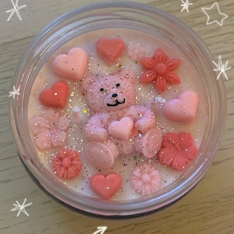 Pink Teddy | Çiçek & Kalp Detaylı El Yapımı Soya Mum