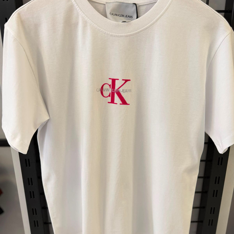 Pembe detay tshirt
