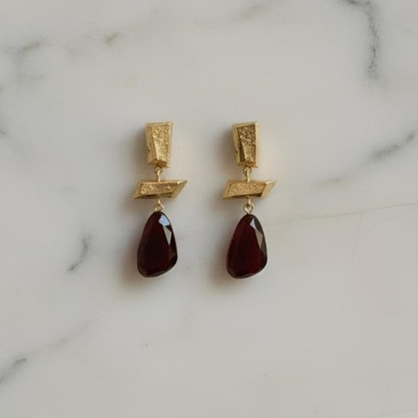 Zara Model Bordo Taşlı Çelik Küpe