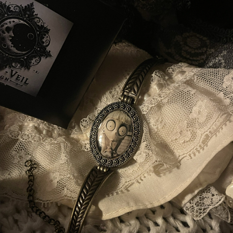 tim burton weird girl bileklik