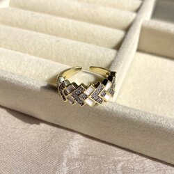 Çelik Gold Taşlı Örgü Model Yüzük