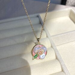Çelik Gold Beyaz Çiçek Motif Kolye