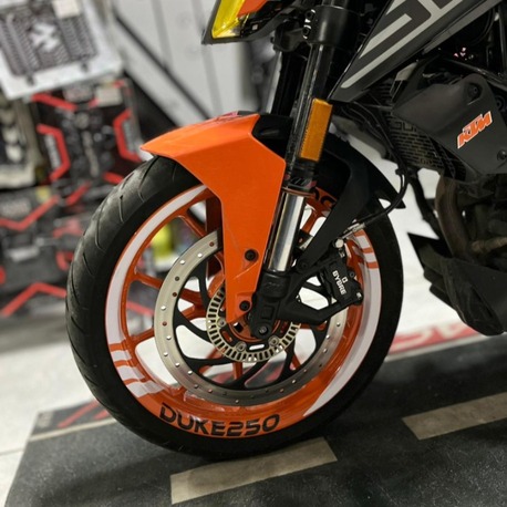 KTM DUKE 250 JANT ŞERİDİ BEYAZ-SİYAH (ORACAL)