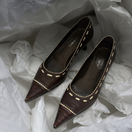 Moka Pointed-Toe Vintage Pumps 