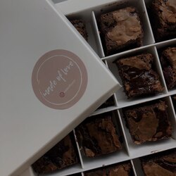 16’lı Vişneli Baby Brownie Box