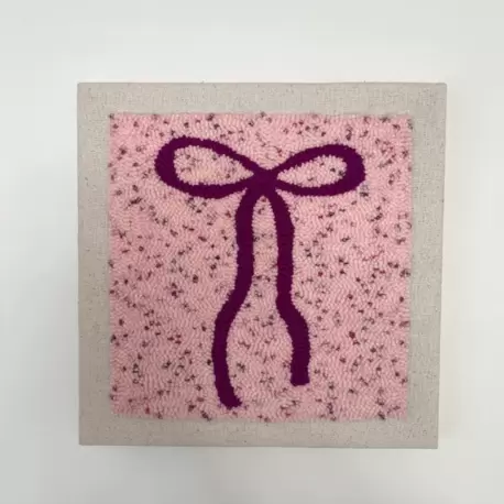 Punch Nakış İşlemeli, MDF Kapama, Kurdele Fiyonk Desenli Duvar Panosu, 25x25