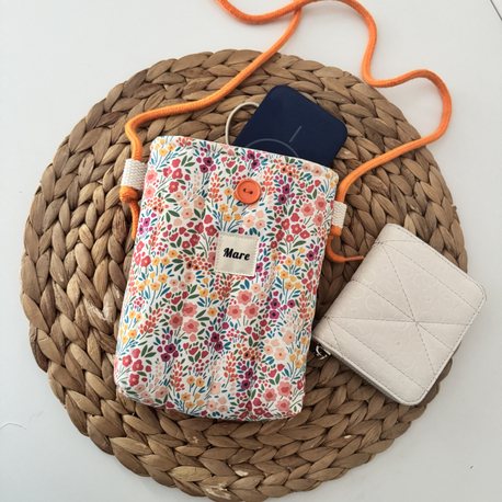 Çıtır çiçekler telefon çantası