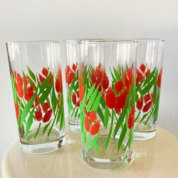 Red Tulips Retro Glass Tumblers