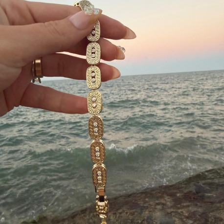 Gold Grek Desenli Taşlı Oval Bileklik