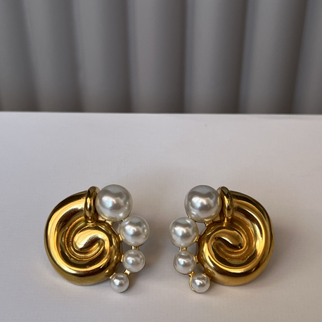 Spiral Motifli İnci Detalylı Premium Küpe