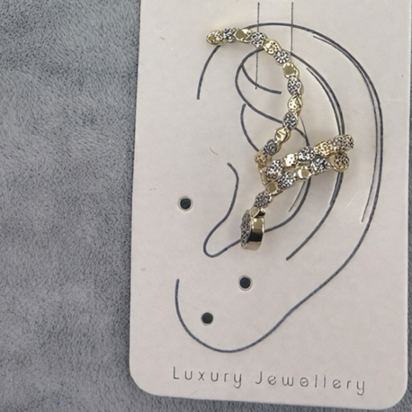 Earcuff