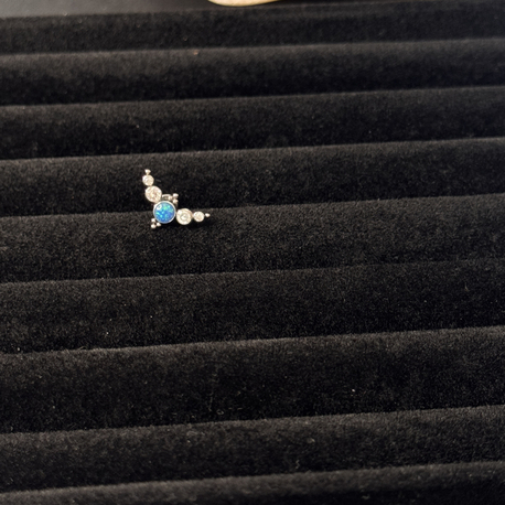 Opal titanyum piercing
