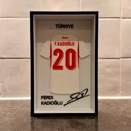 Ferdi Kadıoğlu Forma Çerçevesi