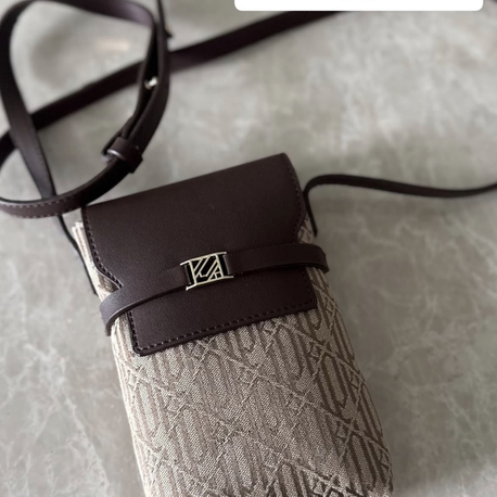 Deri kapaklı monogram telefon çantası/ kahve