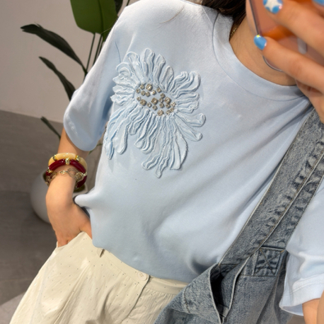 Mavi taşlı çiçeki Tshirt