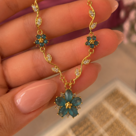 Blue Petal Kolye