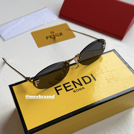 Fendi First Fe Siyah Gözlük 