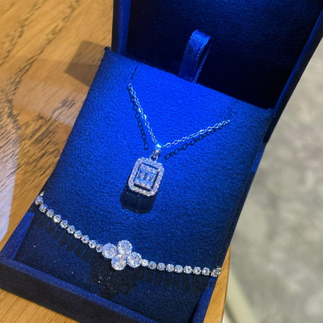 Diamond kutuda ikili set