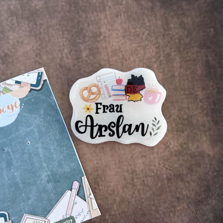 Frau / Almanca İsme özel Rozet 