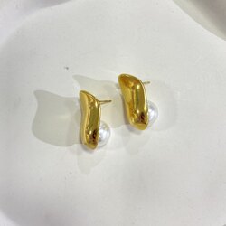 Pearlback Küpe