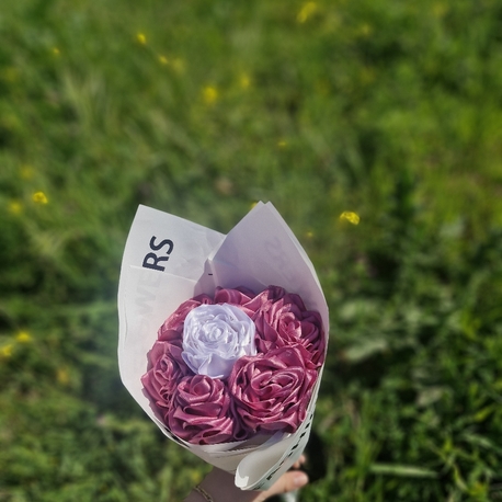 7li Solmayan Gül Buketi