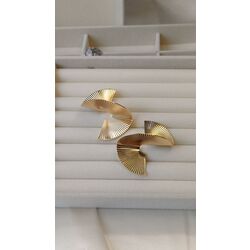 Spiral eğimli gold küpe 