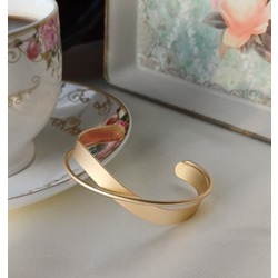 Eğimli gold açık bilezik