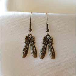 Bronz balerin ayakkabı küpe