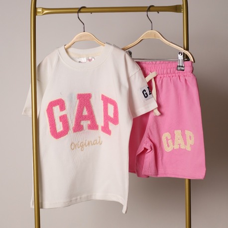 Beyaz Üzeri Pembe Punch İşlemeli Gap Şortlu Takım