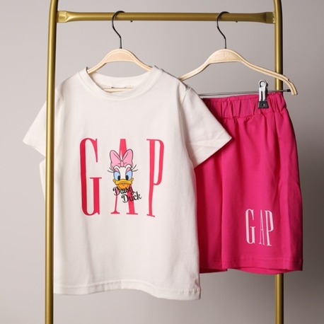 Pembe Daisy Duck Gap Şortlu Takım