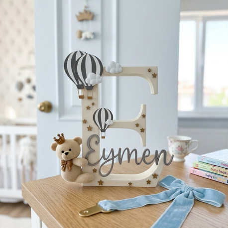 Kişiye özel uçan balonlu ayı figürlü isimlik (E)