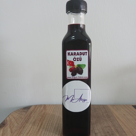 Karadut özü 