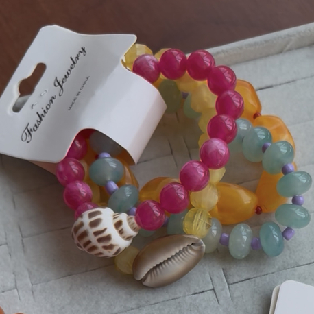 Renkli bileklik