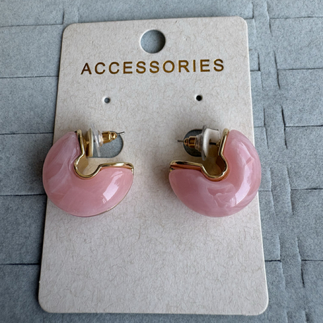 Pembe küpe